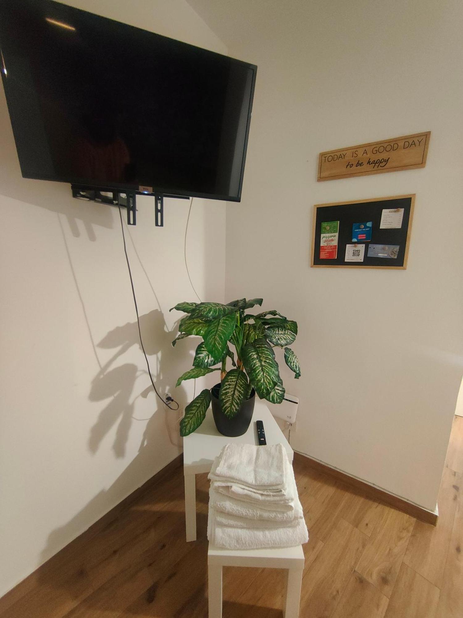 Casa Del Giglio - City Center Apartment ปาแลร์โม ภายนอก รูปภาพ